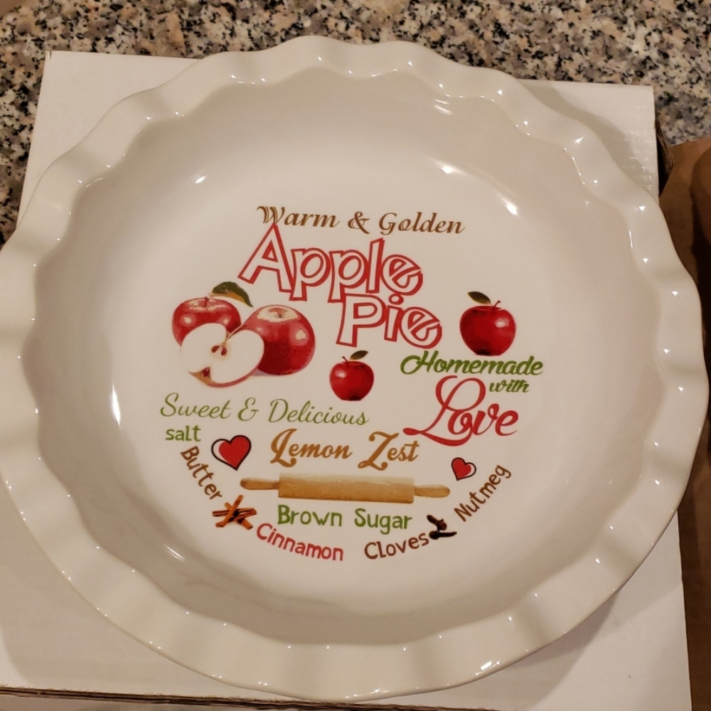 Apple Pie Pan Decor